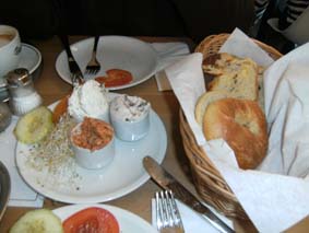 Frühstück im Barcomi's